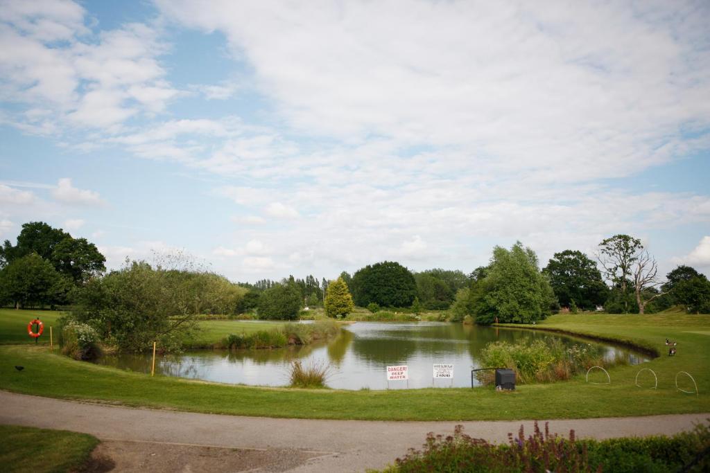 Weald Of Kent Golf Course And Hotel Headcorn ภายนอก รูปภาพ