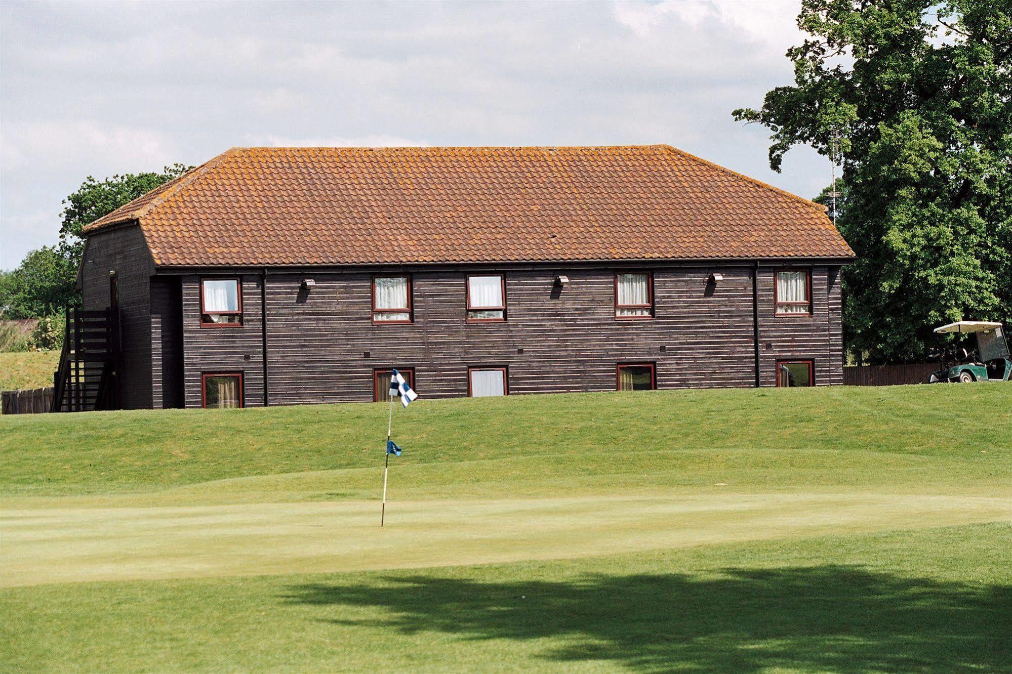 Weald Of Kent Golf Course And Hotel Headcorn ภายนอก รูปภาพ